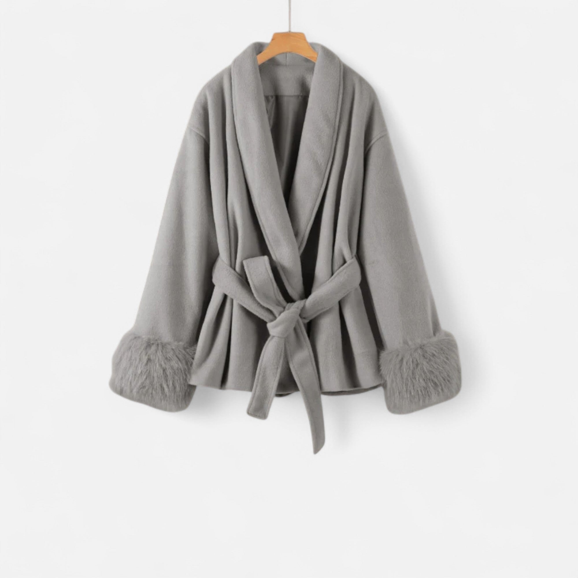 Anne & Mari | Naiste kunstkarusnahast mantel – Ivy League pitsilist elegantsi