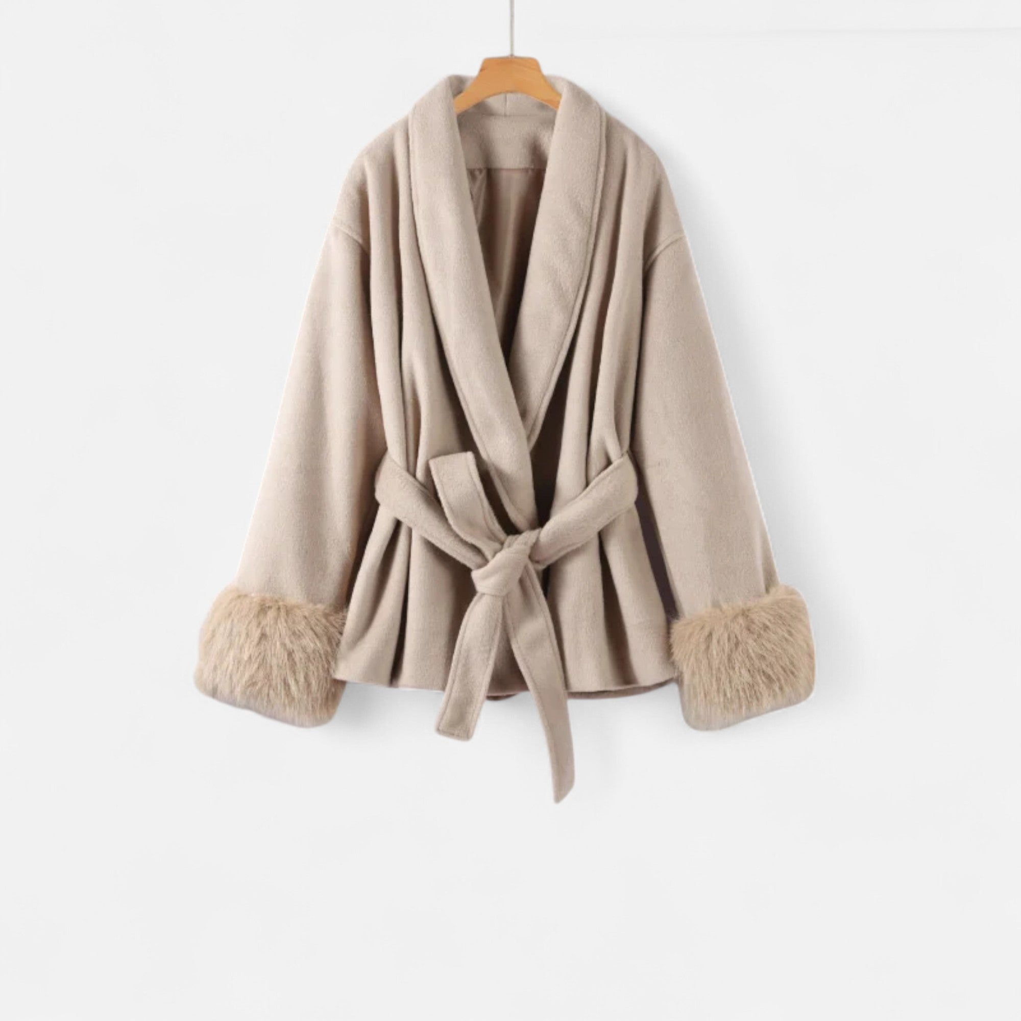 Anne & Mari | Naiste kunstkarusnahast mantel – Ivy League pitsilist elegantsi