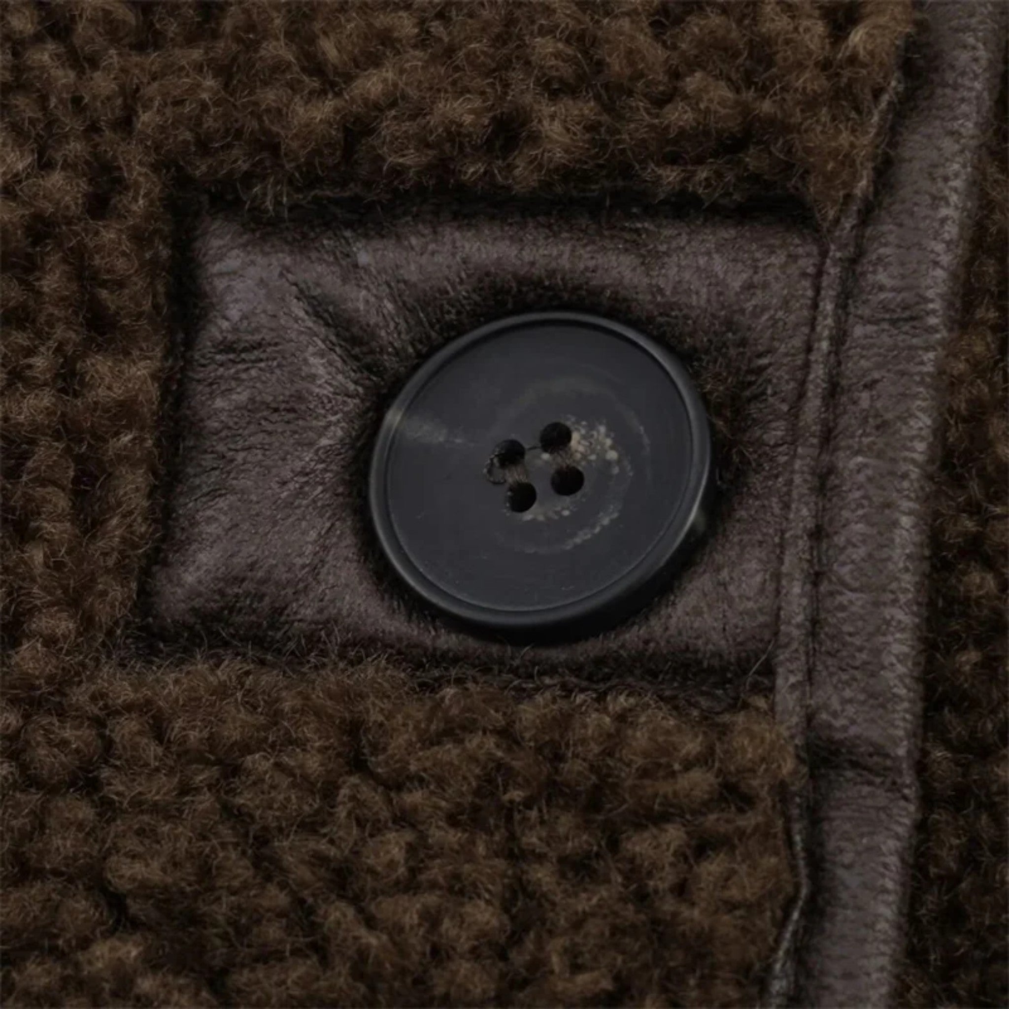 Anne & Mari | Naiste tähelepanuv pruun teddy jakk allapoole keeratava kraega