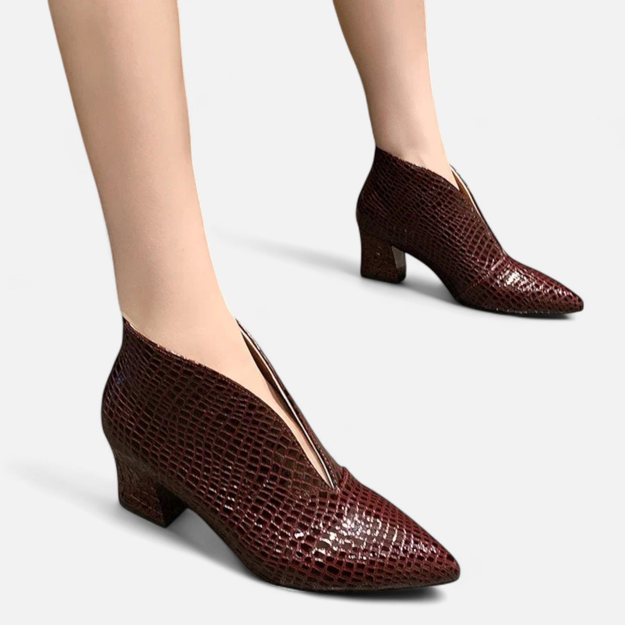 Anne &amp; Mari | Naiste lakknahast V-kujuline pahkluu saapad