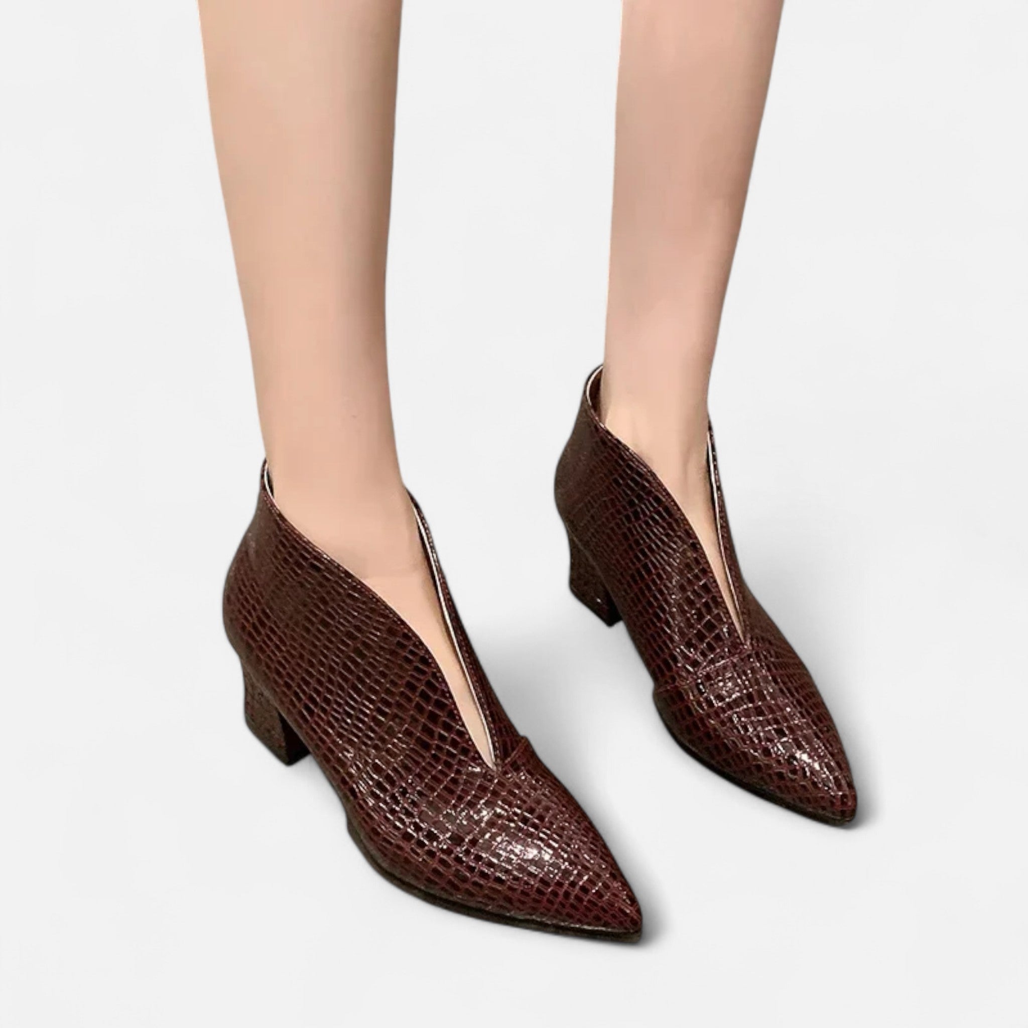 Anne &amp; Mari | Naiste lakknahast V-kujuline pahkluu saapad