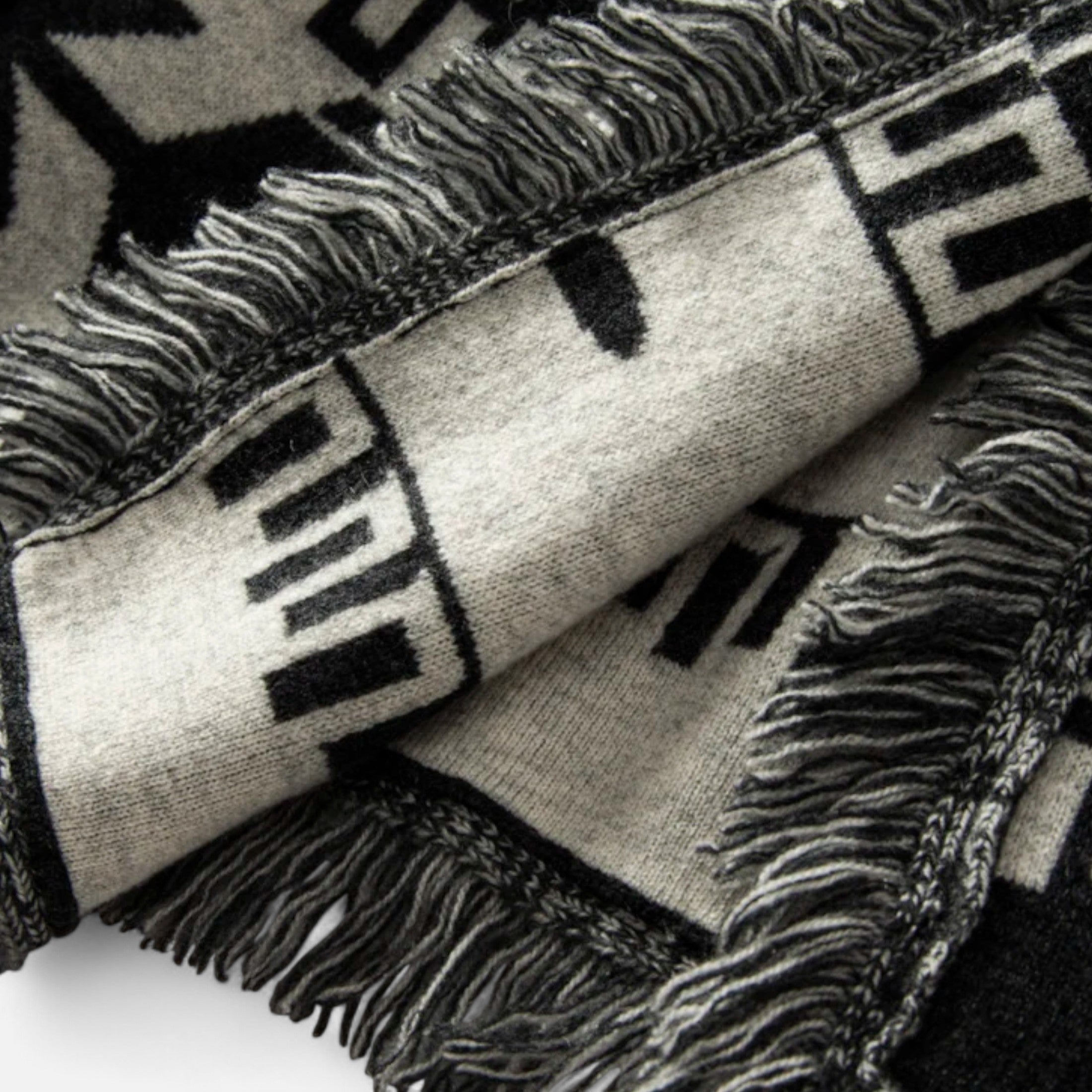 Anne &amp; Mari | Naiste 100% kašmiirist tupsuga kardigan – Vintage Jacquardi elegants