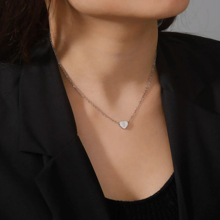 Nadčasový srdcový choker 