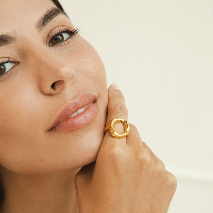 Prsteň z roztaveného zlata